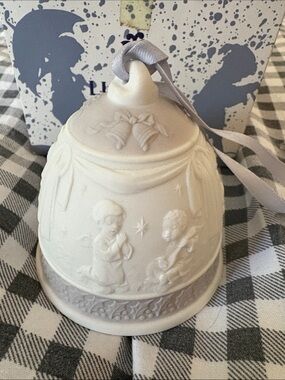Lladro Cream White Porcelain Nativity Bell Ornament